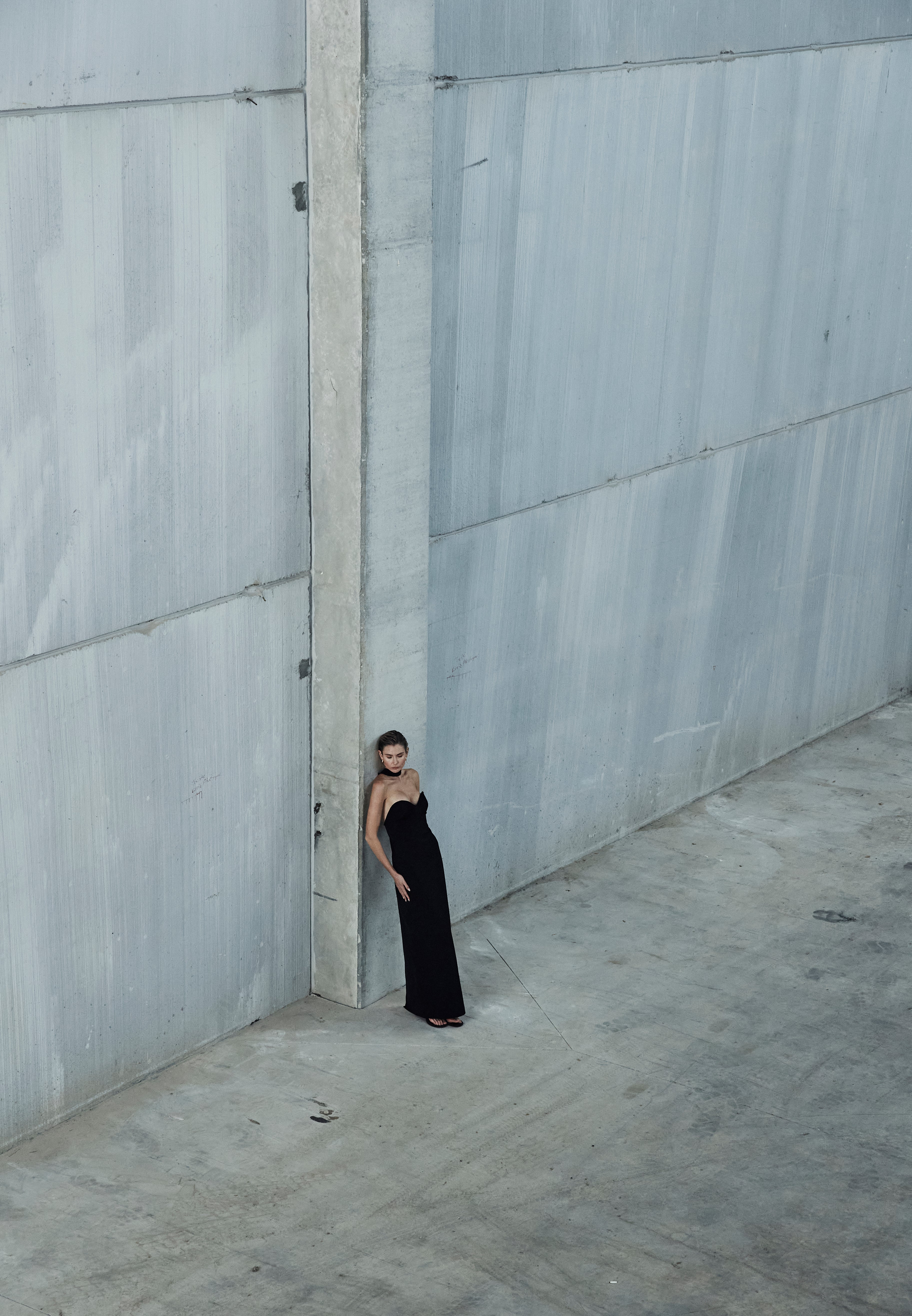 CONTOUR DRESS